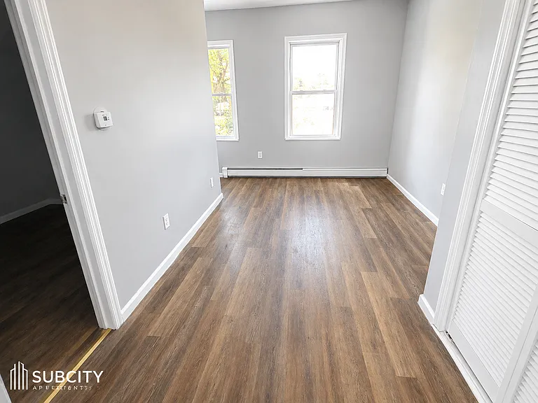 128 E Holsman St #1 — Photo 3