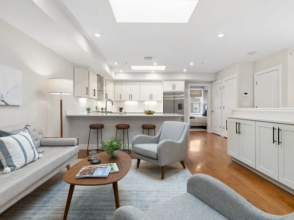 274 Sumner St Unit 3, Boston, MA 02128