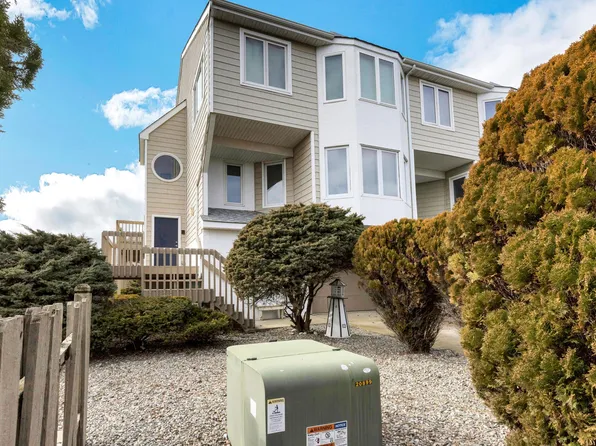 44 Surfside Rd, Brigantine, NJ 08203