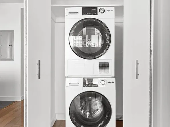 80 Dekalb Avenue image 11 of 24