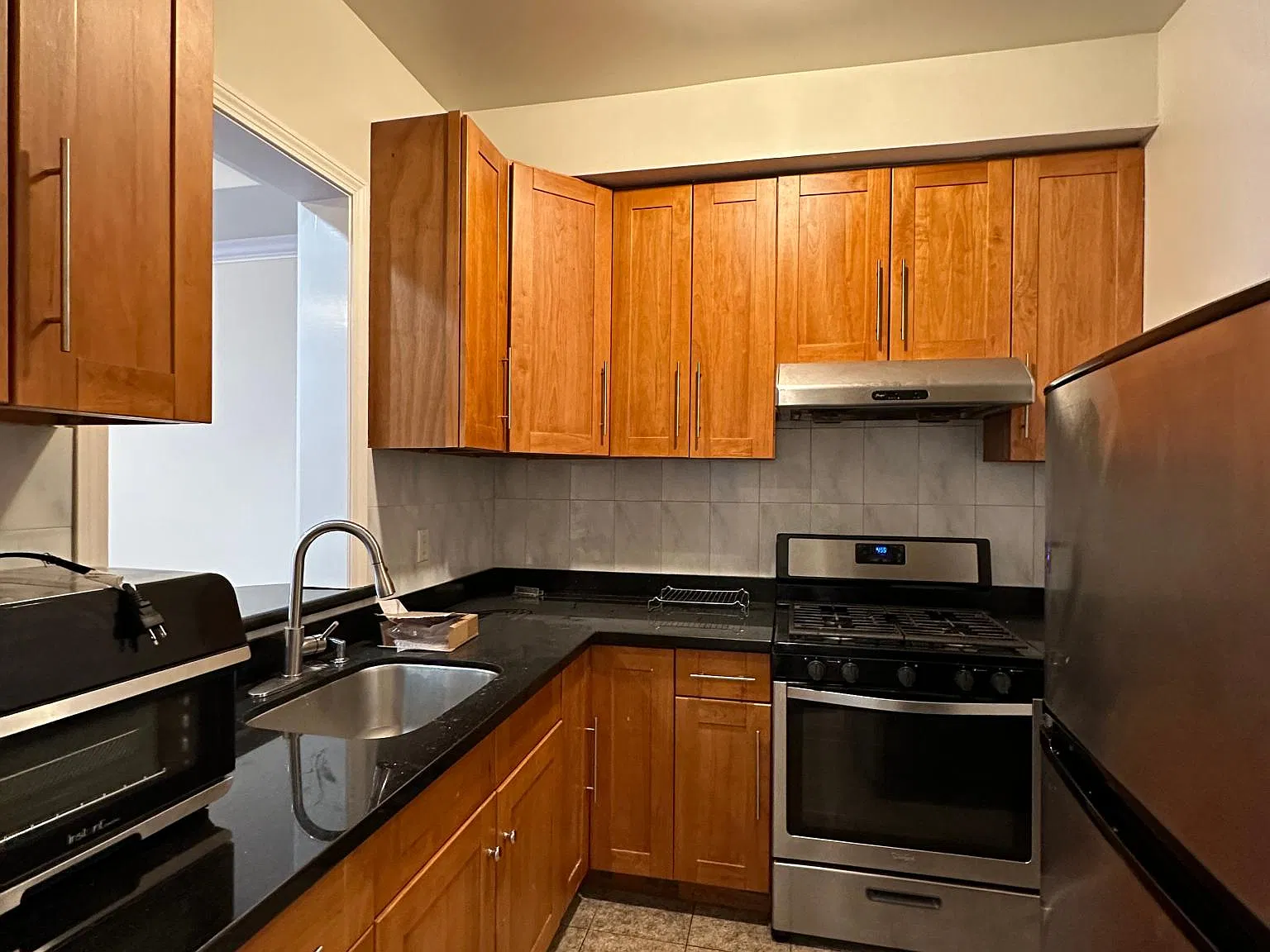 2 bed, 1250 sqft, $3,500 — Photo 3