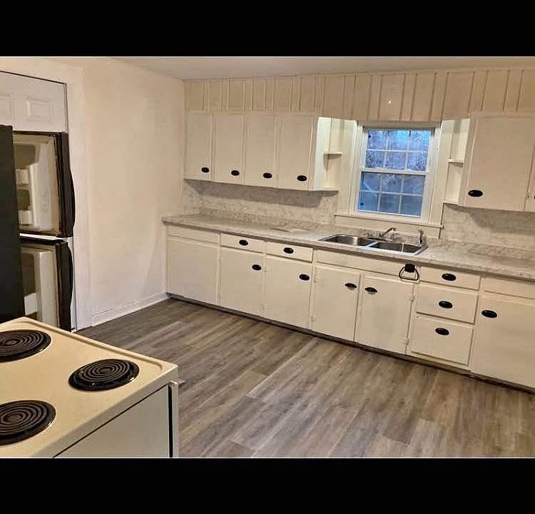 1st image of 213 Mill St #1
