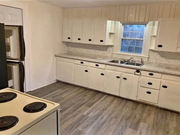 213 Mill St #1, Corinth, NY 12822