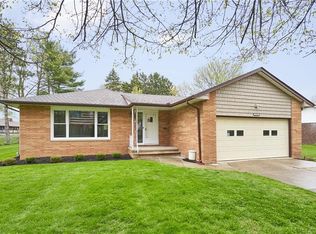 38902 Johnnycake Ridge Rd, Willoughby, OH 44094