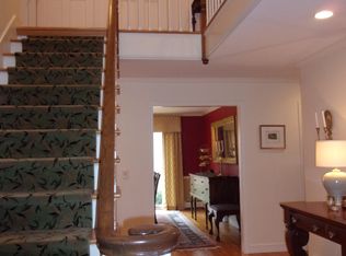 4 Boxwood Ct, Barrington, RI 02806