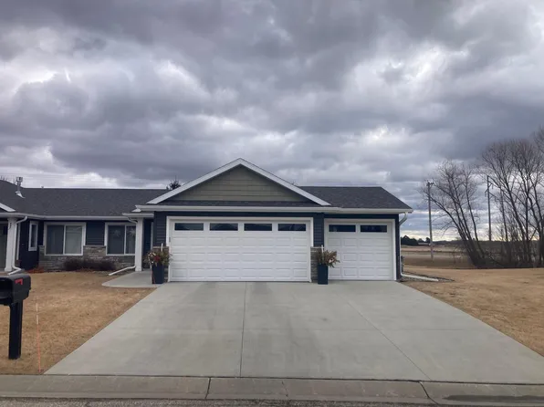 152 Highland Cir, Zumbrota, MN 55992