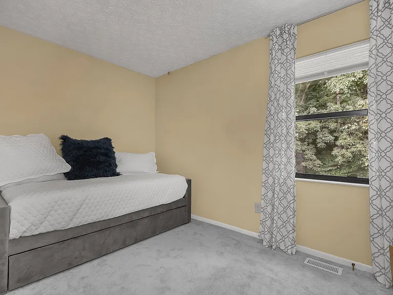 3084 Highland Park Dr — Photo 19