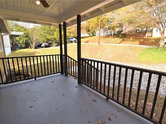 4th image of 557 Teakwood Dr