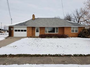 411 W Mission St, Strawberry Point, IA 52076