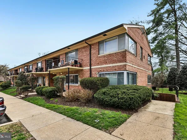 5013 Sentinel Dr APT 70, Bethesda, MD 20816