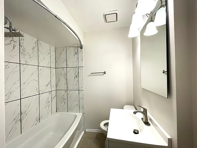 3227 S Aberdeen St #1M — Photo 14