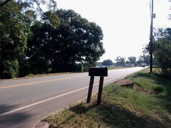 Exterior Neighborhood (street photo)