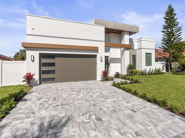 7537 W Country Club Boulevard, Boca Raton, FL 33487