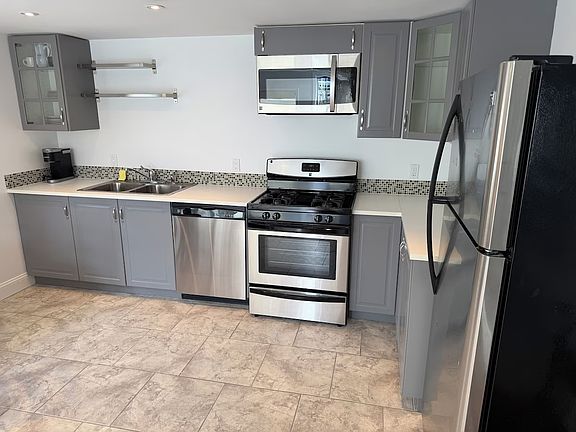 5th image of 2060 Fairfield Beach Rd