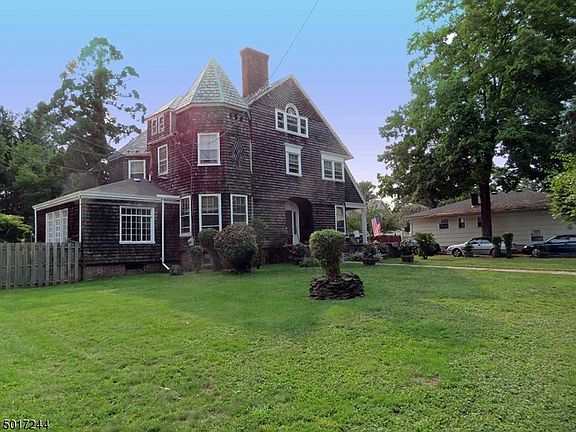 2nd image of 322 W Emerson Ave