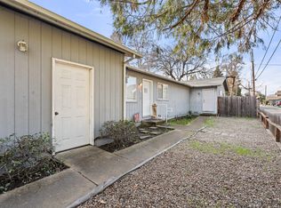 408 SE 10th St, Grants Pass, OR 97526