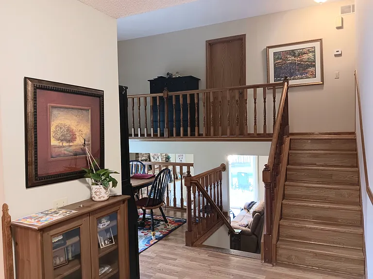 14331 Utica Ave — Photo 2