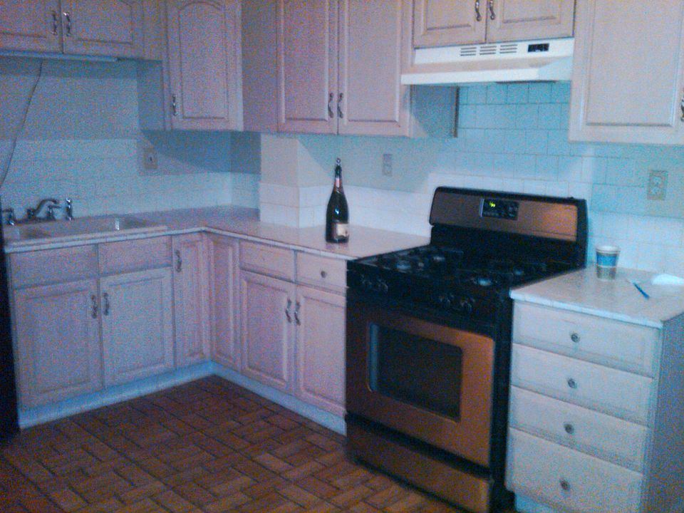 apt 1 kitchen
