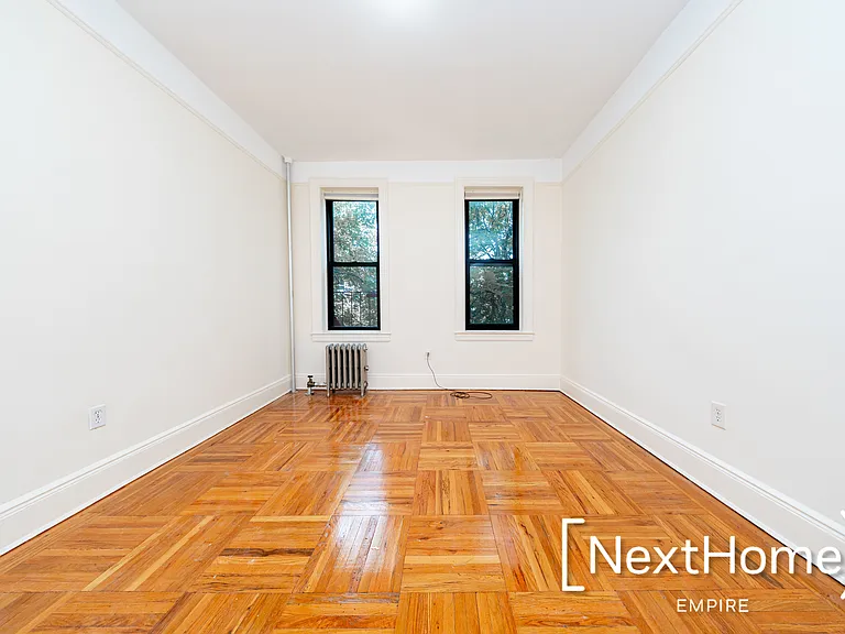 2828 42nd St #B1 — Photo 5