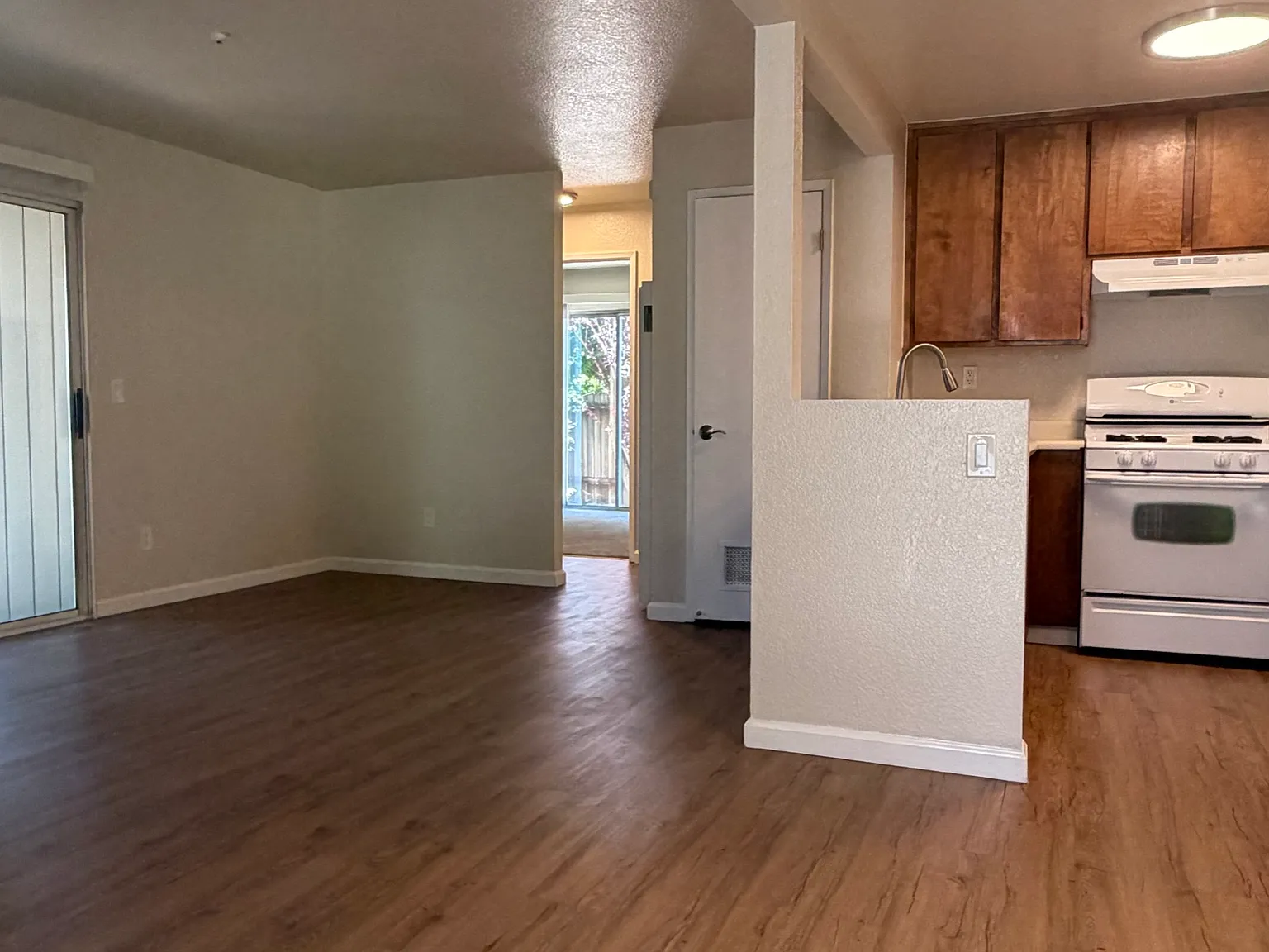 North Dutton Place Apartments — Photo 4