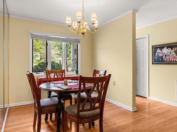 5th image of 4 Woodtrace Cir