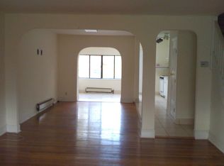 67-119 Burns St #1, Forest Hills, NY 11375