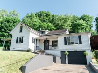 1903 Hall Dr, Coshocton, OH 43812