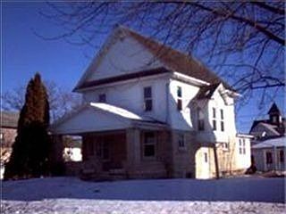 1st image of 206 1st Ave E