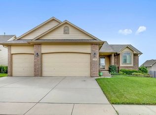 2908 N Rough Creek Rd, Derby, KS 67037