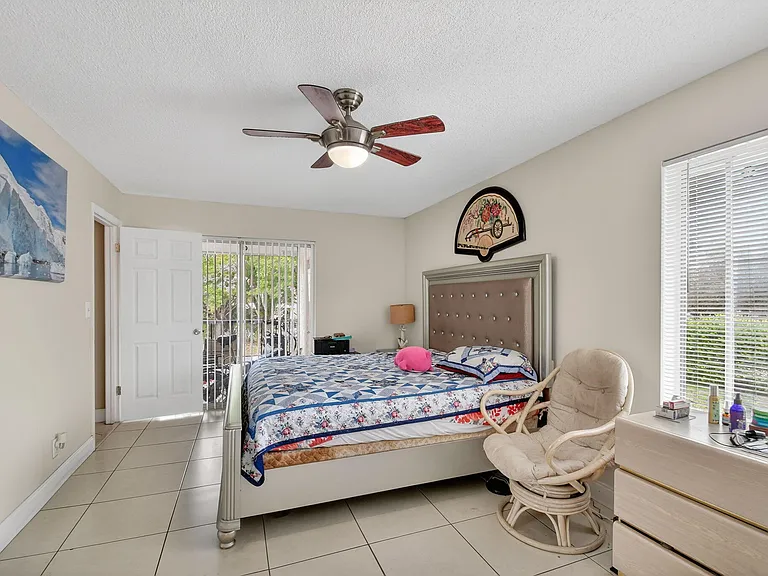 4191 S 57th Ave #G — Photo 15