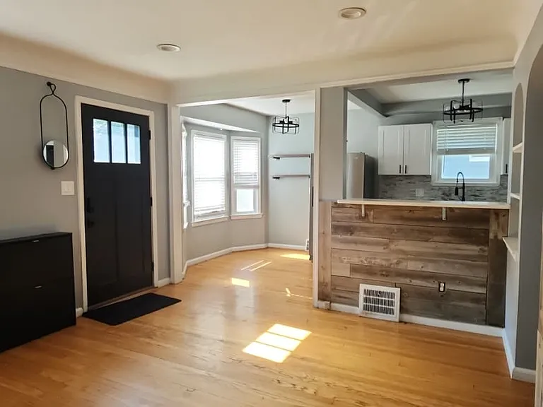 1109 Ferris Ave #Suite 202-202 — Photo 2
