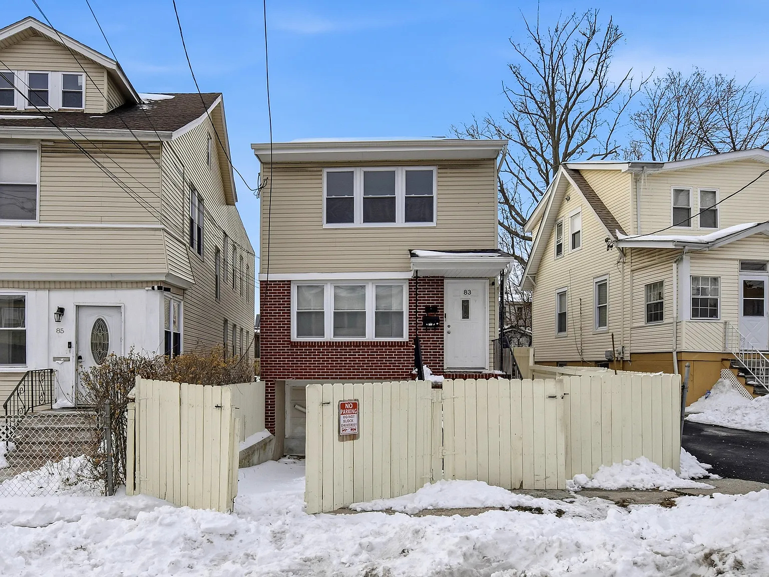 3 bed, 2614 sqft, $2,200 — Photo 1