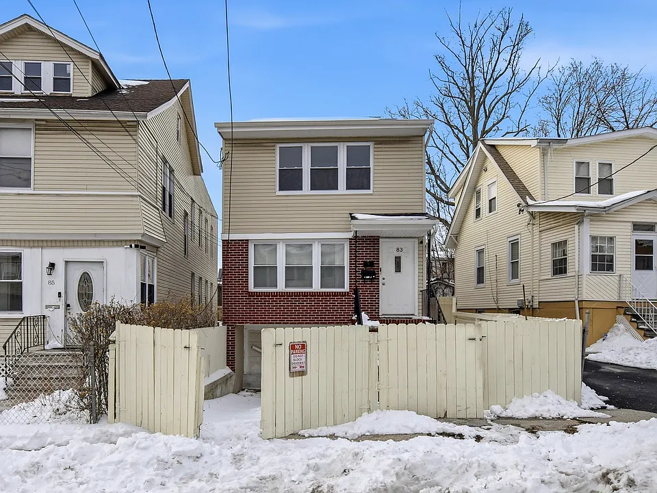 83 Sheridan St #2
