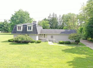 38945 Glenwood Rd, Wayne, MI 48184