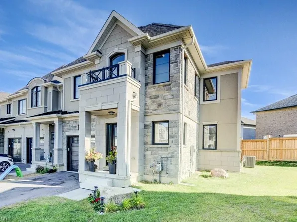 43 Genoa Dr, Hamilton, ON L9B 0K1