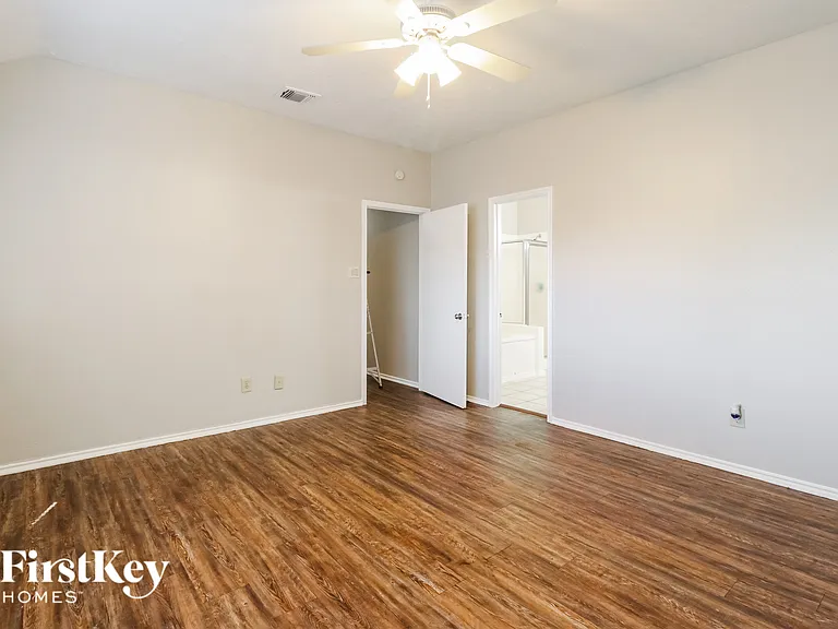 7447 Woodland West Dr — Photo 9