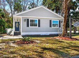 110 NE Crystal St, Crystal River, FL 34428