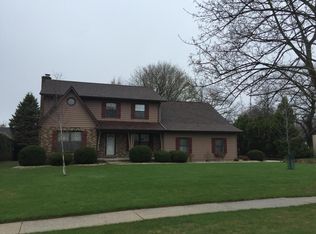 3925 Indian Bluff Dr, Manitowoc, WI 54220