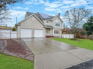 405 Floyd Rd S, Shirley, NY 11967