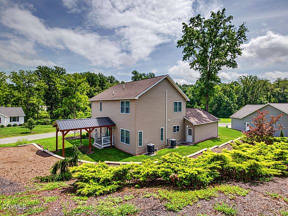 3rd image of 336 Fox Hollow Rd