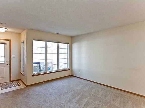5th image of 925 74th St NE Unit 3