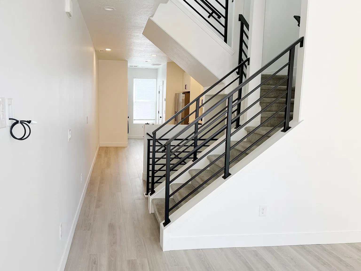 2 bed, 1.5 bath, 1643 sqft, $2,100 — Photo 3
