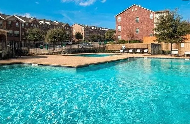 432 Hunt Dr — Photo 3