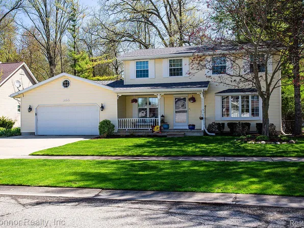 385 Connecticut Ave, Marysville, MI 48040