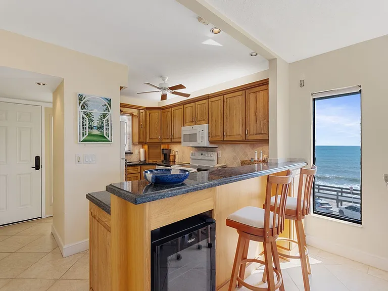 3939 Ocean Dr #401B — Photo 9