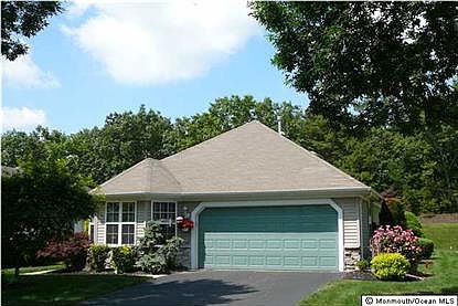 2nd image of 32 Strawberry Ln