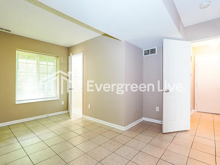 2795 Raphael Dr — Photo 11