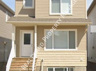 1229 Royal St #B, Regina, SK S4T 4Z9