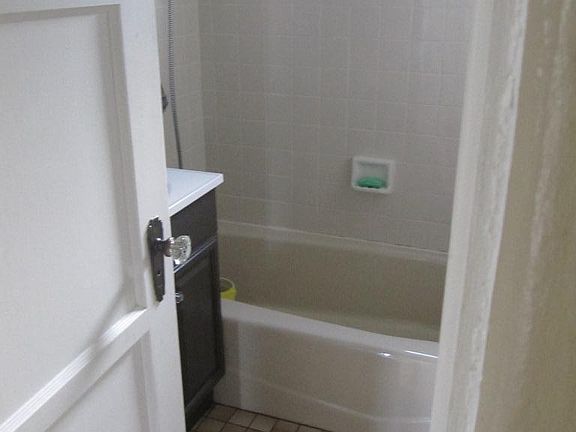 4th image of 4844 Idaho St