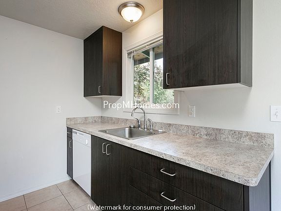 5th image of 15535 NE Glisan St APT 1